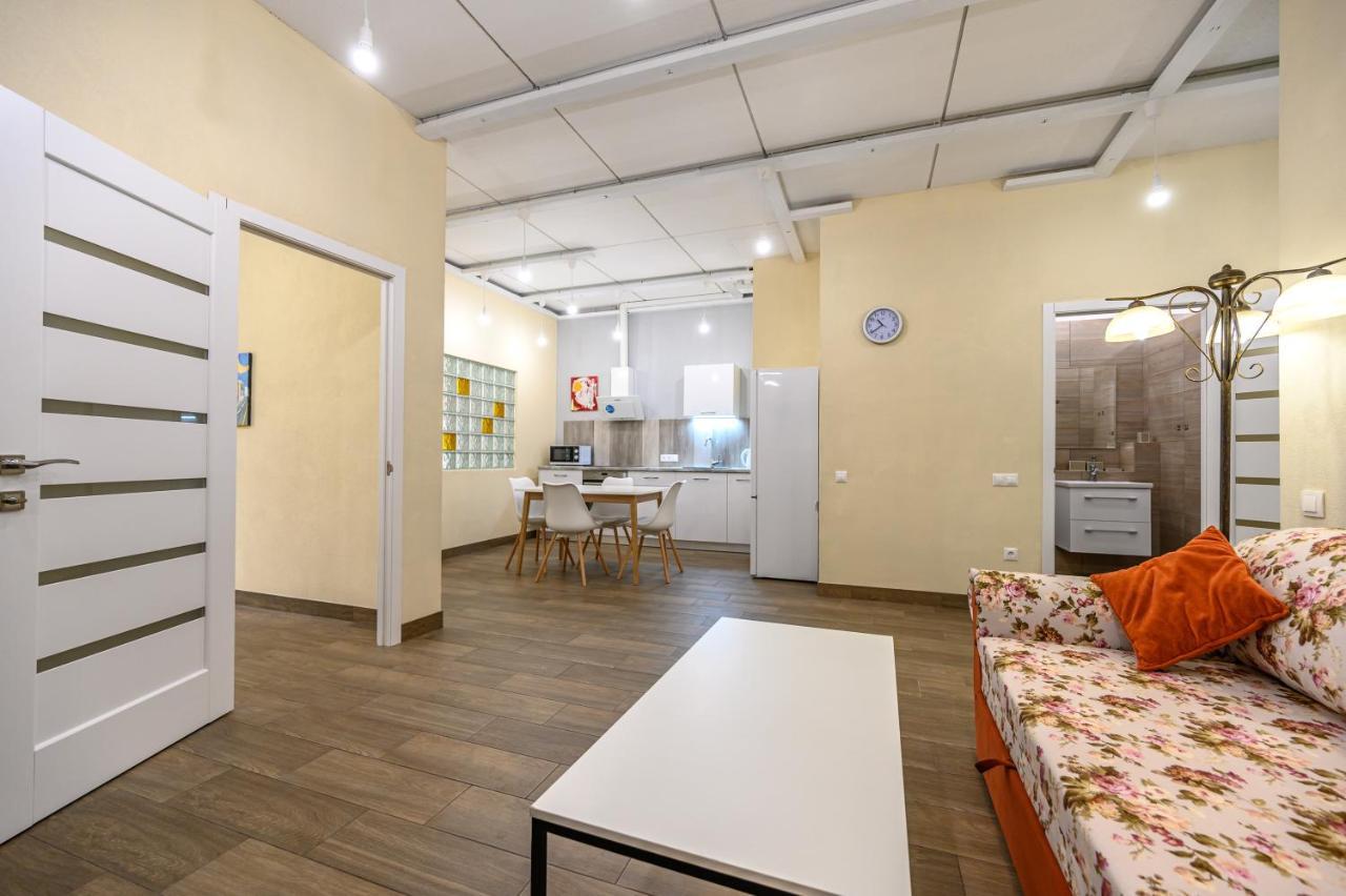 Gagarin Plaza 63 Odessa Exterior foto